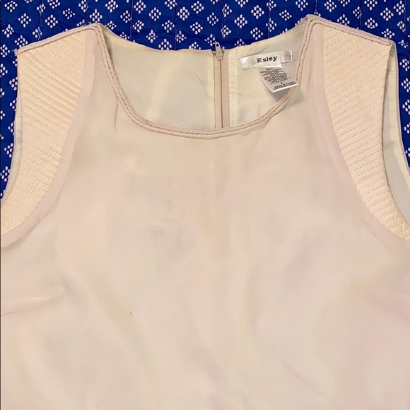 ‼️NEVER BEEN WORN‼️Lightweight, Sleeveless👗 - Picture 5 of 6